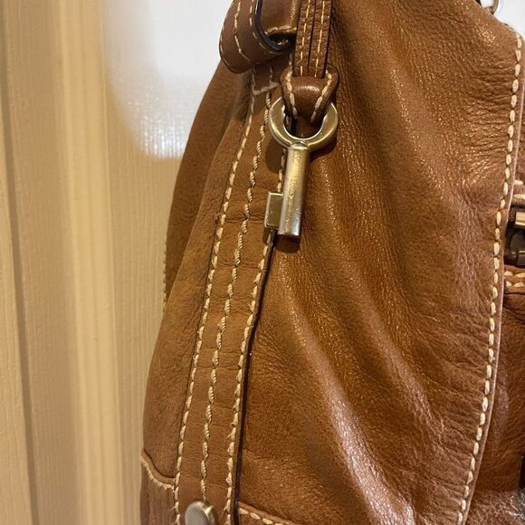 Fossil vintage leather brown shoulder bag with silver tone accent and ha… - Picture 6 of 11